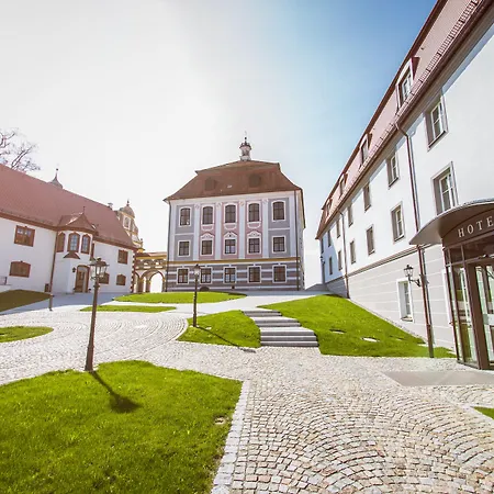 Schloss 4*