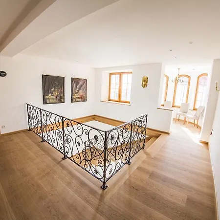 Schloss 4* Leitheim