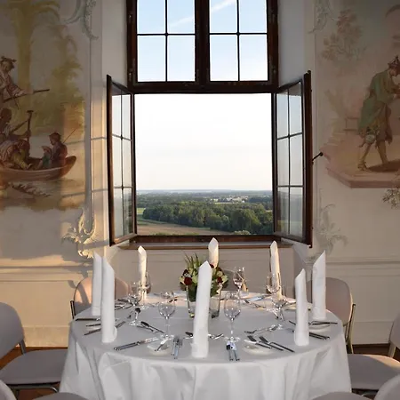 Schloss 4* Leitheim